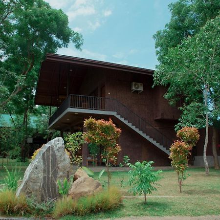 Doola River Edge Udawalawe Exterior photo