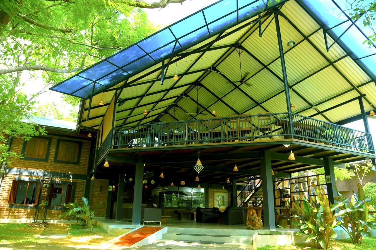 Doola River Edge Udawalawe Exterior photo