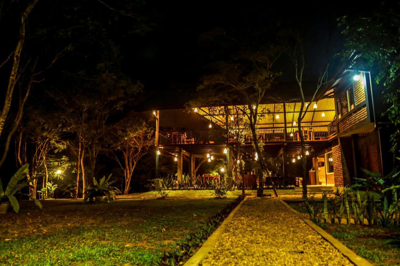 Doola River Edge Udawalawe Exterior photo
